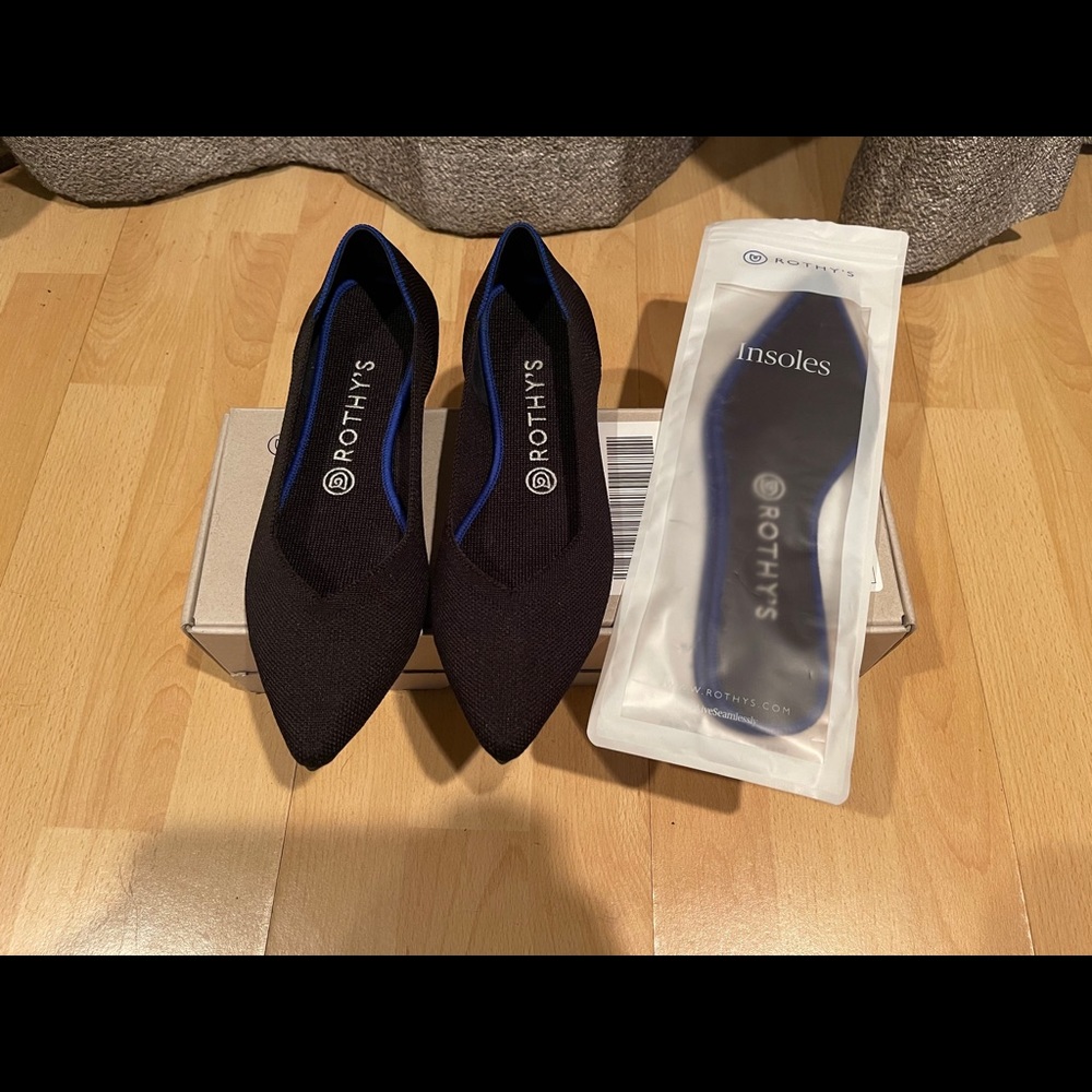 Rothys pointy flat in black + new set of insoles